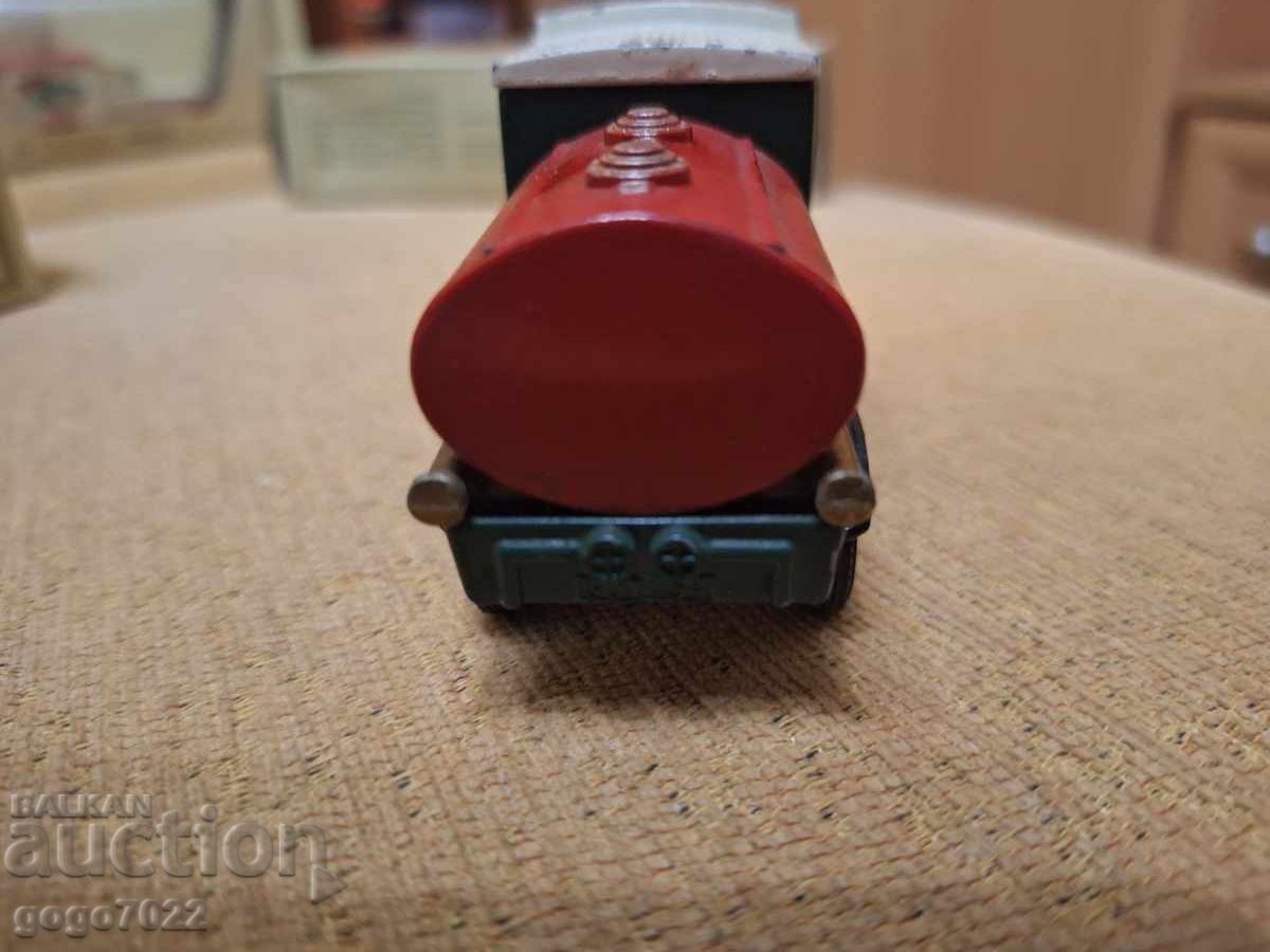 MATCHBOX MODELS YESTERYEAR FORD MODEL T - 5 MATCHBOX MODELS YESTERYEAR FORD MODEL T - 5