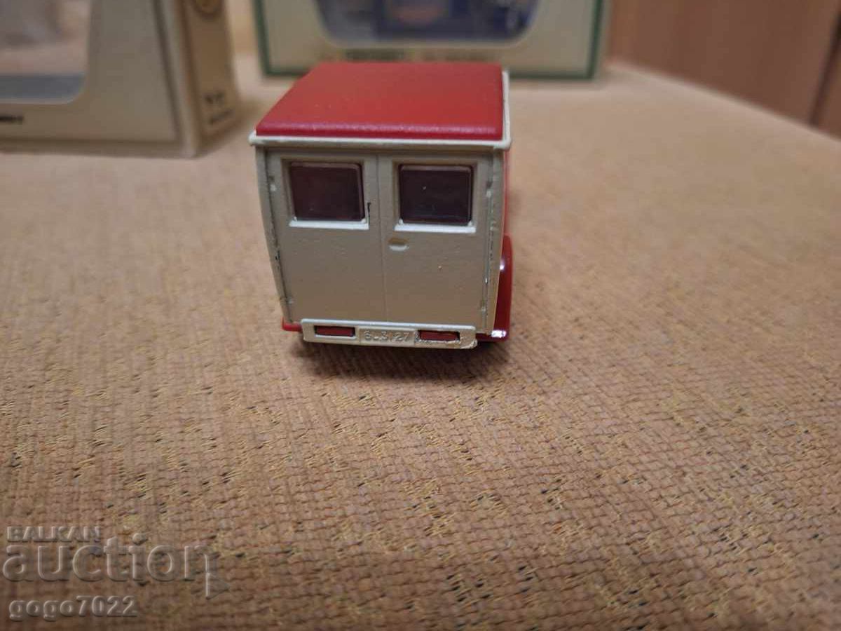 MATCHBOX MODELS YESTERYEAR FORD MODELL A - 5 MATCHBOX MODELS YESTERYEAR FORD MODELL A - 5