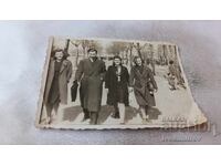 Снимка София Студенти от II курс на разходка 1948