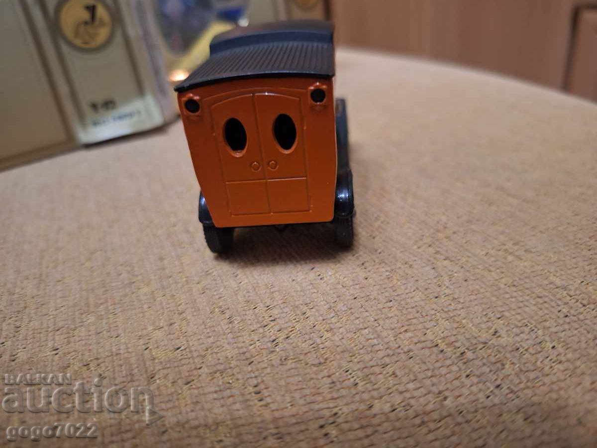 MATCHBOX MODELS YESTERYEAR FORD MODELL T - 5 MATCHBOX MODELS YESTERYEAR FORD MODELL T - 5