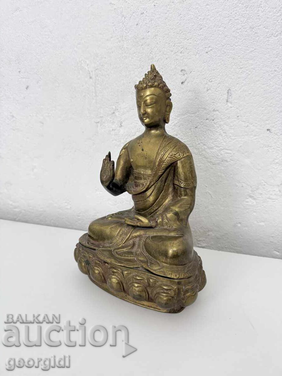 Bronze sculpture / figure of a meditating Buddha. No. 7573 with price 190.00 BGN | € 97.15 Bronze sculpture / figure of a meditating Buddha. No. 7573 with price 190.00 BGN | € 97.15