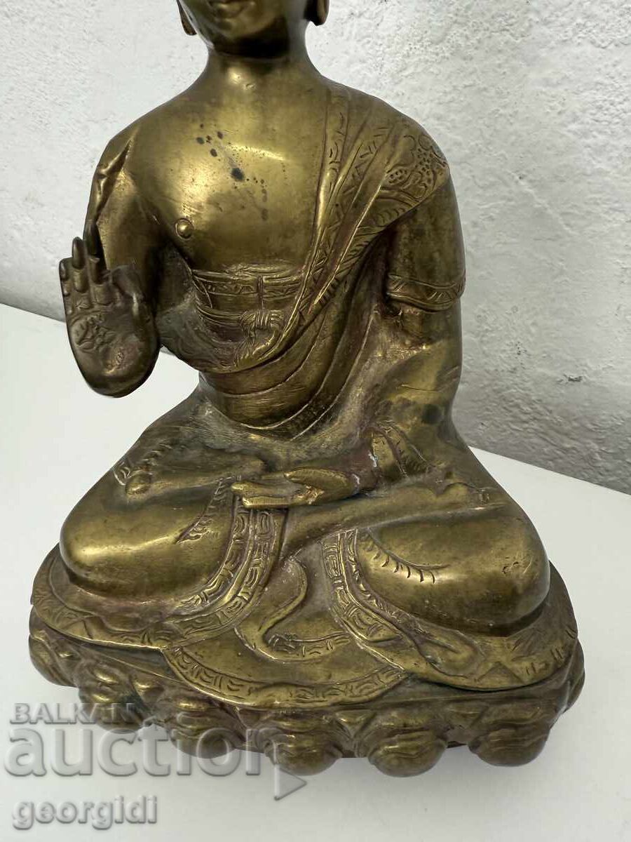 Bronze sculpture / figure of a meditating Buddha. No. 7573 - 6 Bronze sculpture / figure of a meditating Buddha. No. 7573 - 6