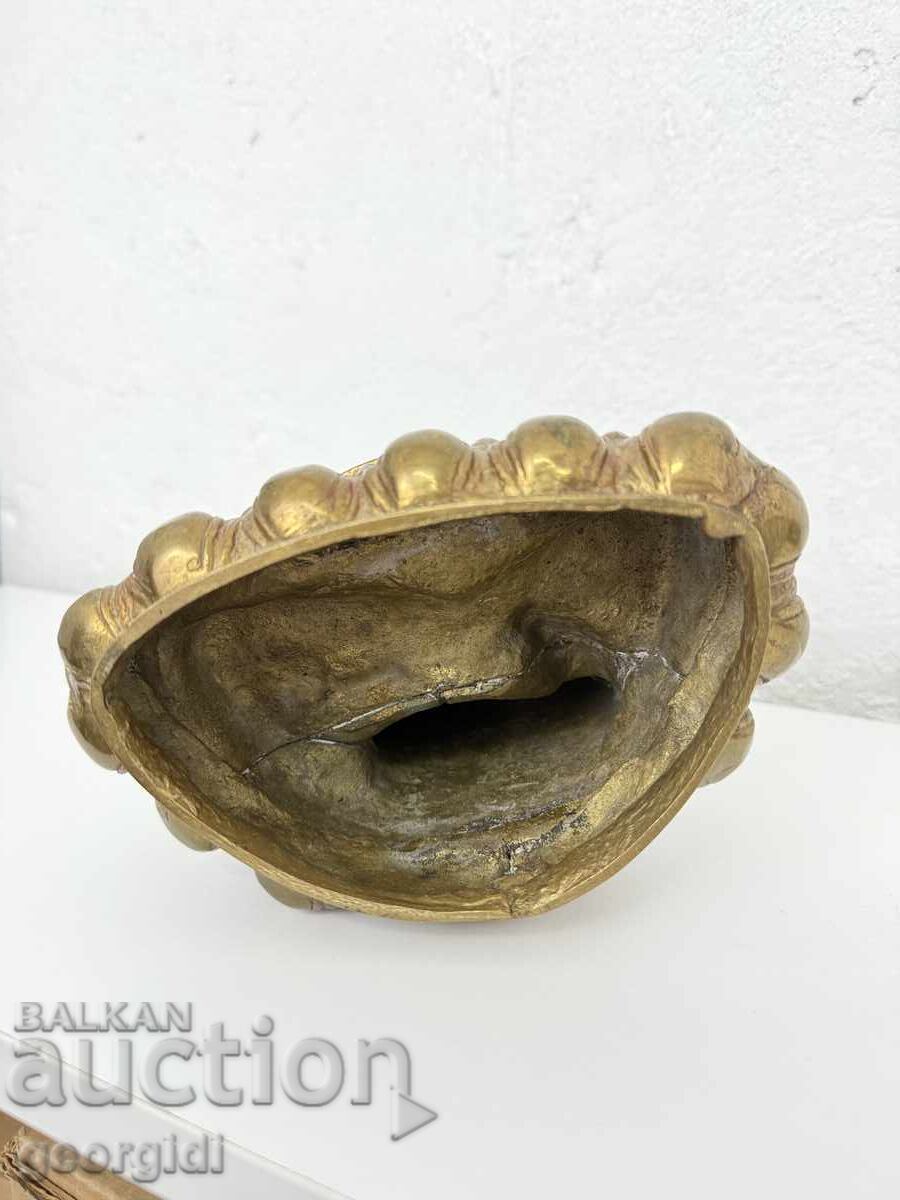 Bronze sculpture / figure of a meditating Buddha. No. 7573 - 7 Bronze sculpture / figure of a meditating Buddha. No. 7573 - 7