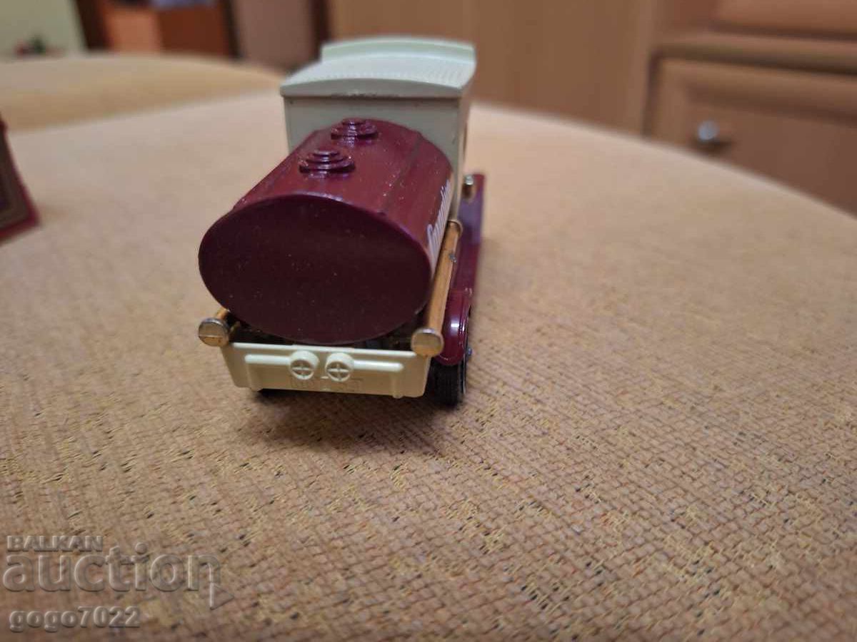 MATCHBOX MODELS YESTERYEAR FORD MODELL T - 5 MATCHBOX MODELS YESTERYEAR FORD MODELL T - 5