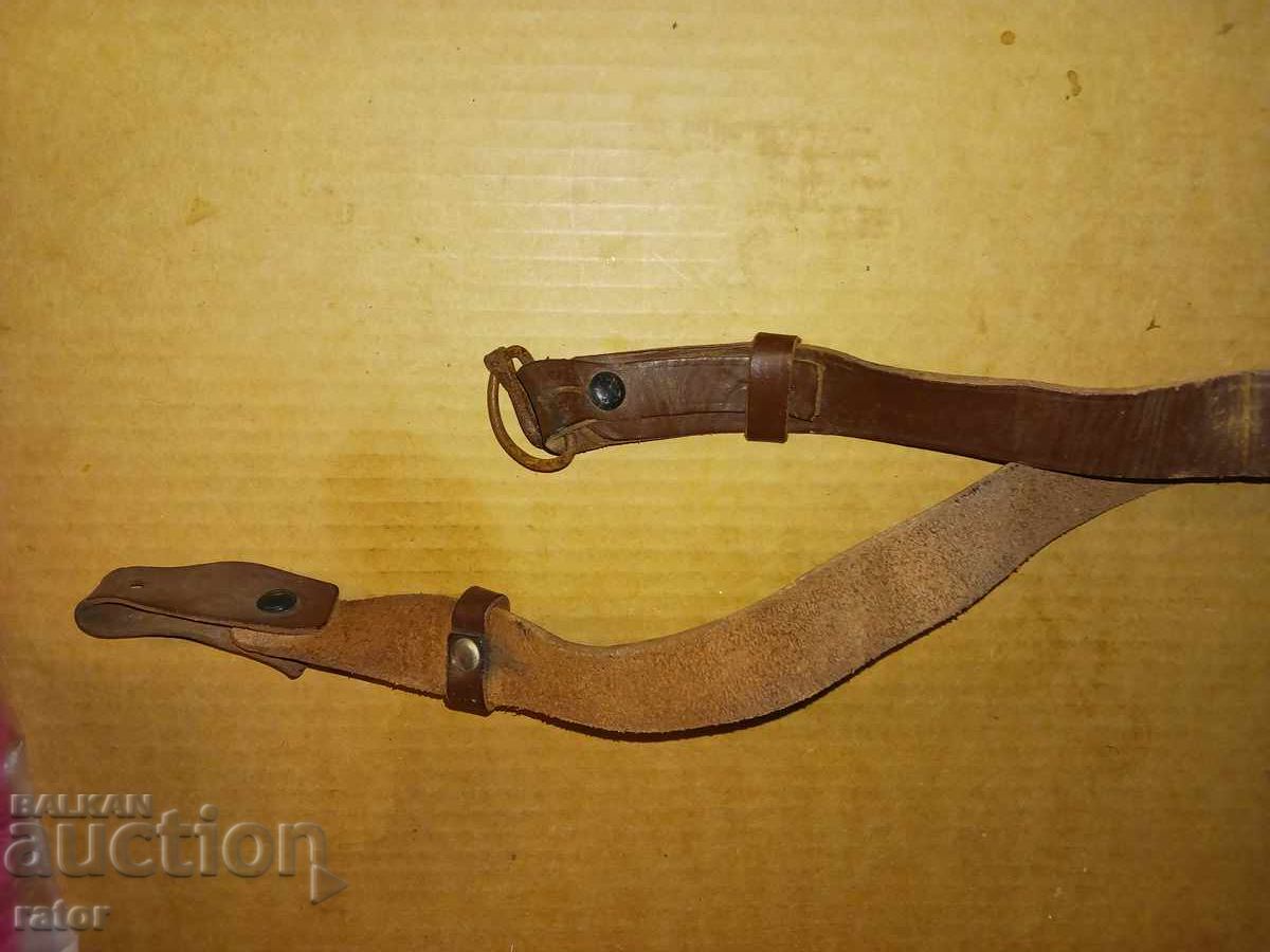 Licitație Curea din piele pentru automat Kalașnikov - AK 47 Licitație Curea din piele pentru automat Kalașnikov - AK 47