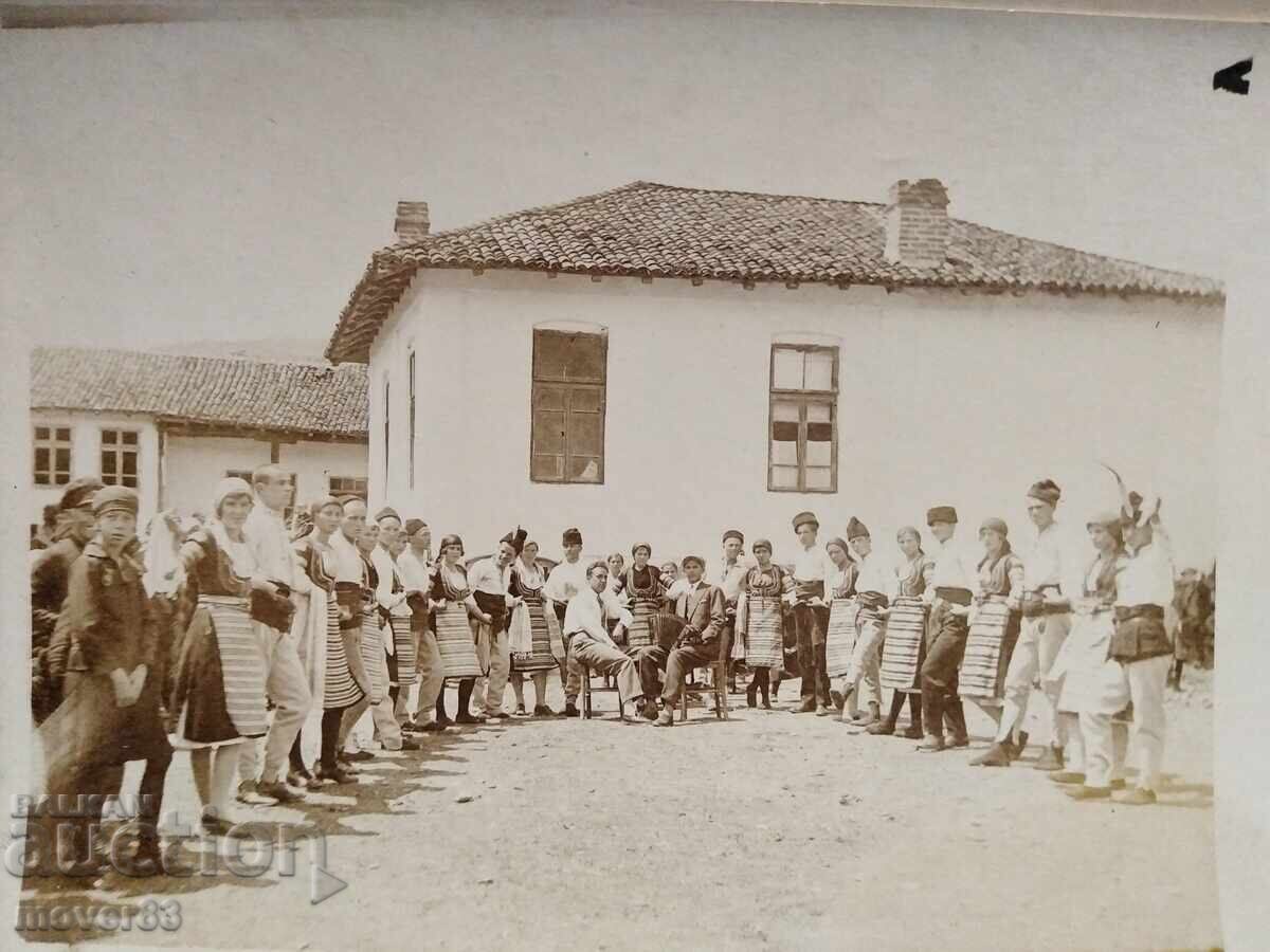 Auction Old photos. Bulgaria. Folklore/costumes. The 30s Auction Old photos. Bulgaria. Folklore/costumes. The 30s
