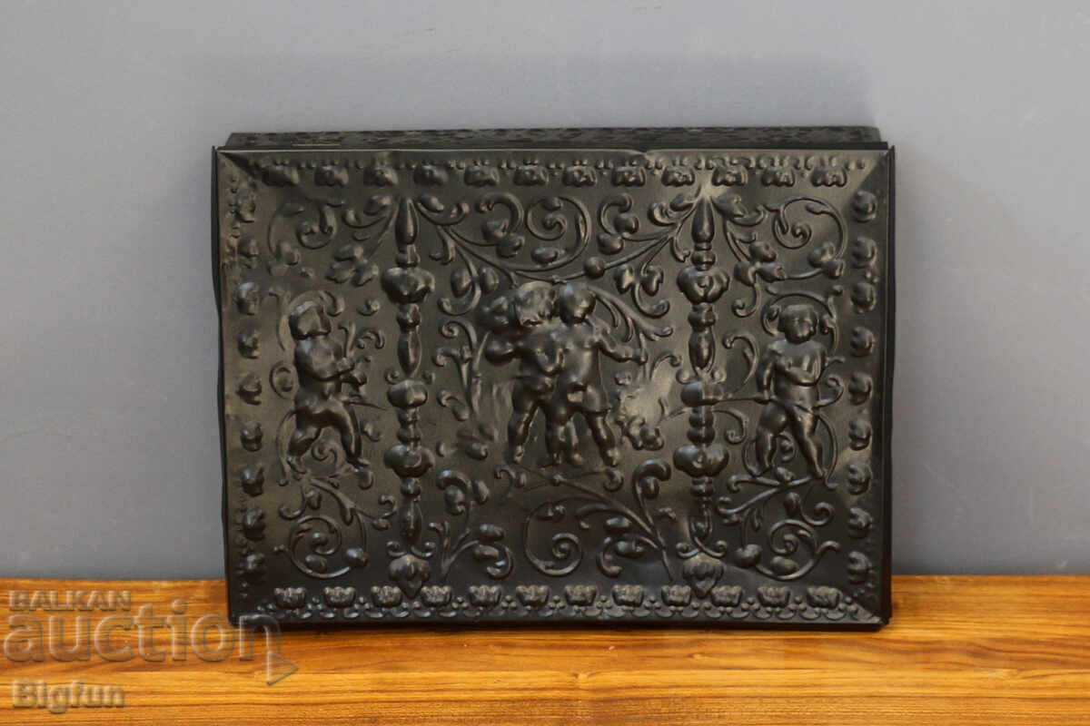 КУТИЯ ,КОНТЕЙНЕР С ХЕРУВИМИ с цена 17.00 лв. | € 8.69