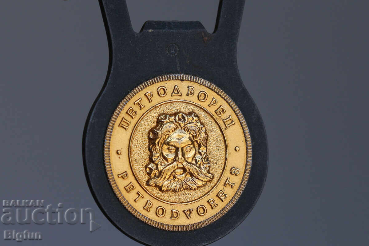 Livrarea SET-CUTIE DE ȚIGĂRI "MOSCOVA" ȘI DESCHIZĂTOR "PETRODVOREȚ" Livrarea SET-CUTIE DE ȚIGĂRI "MOSCOVA" ȘI DESCHIZĂTOR "PETRODVOREȚ"