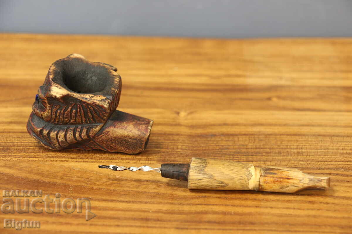 Strange Old Wooden Pipe with Indian Motif - 7