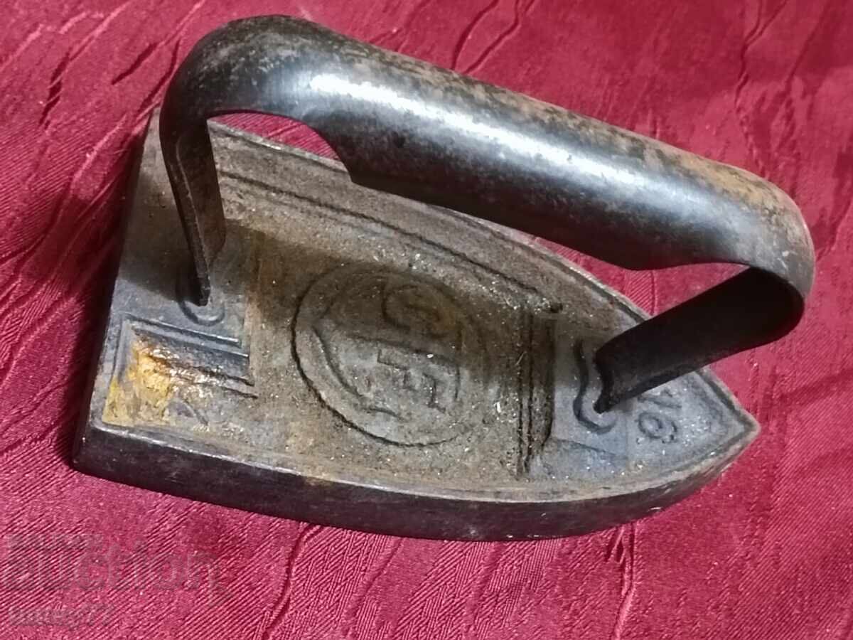 Винтиж чогинена ютия - 6 Винтиж чогинена ютия - 6