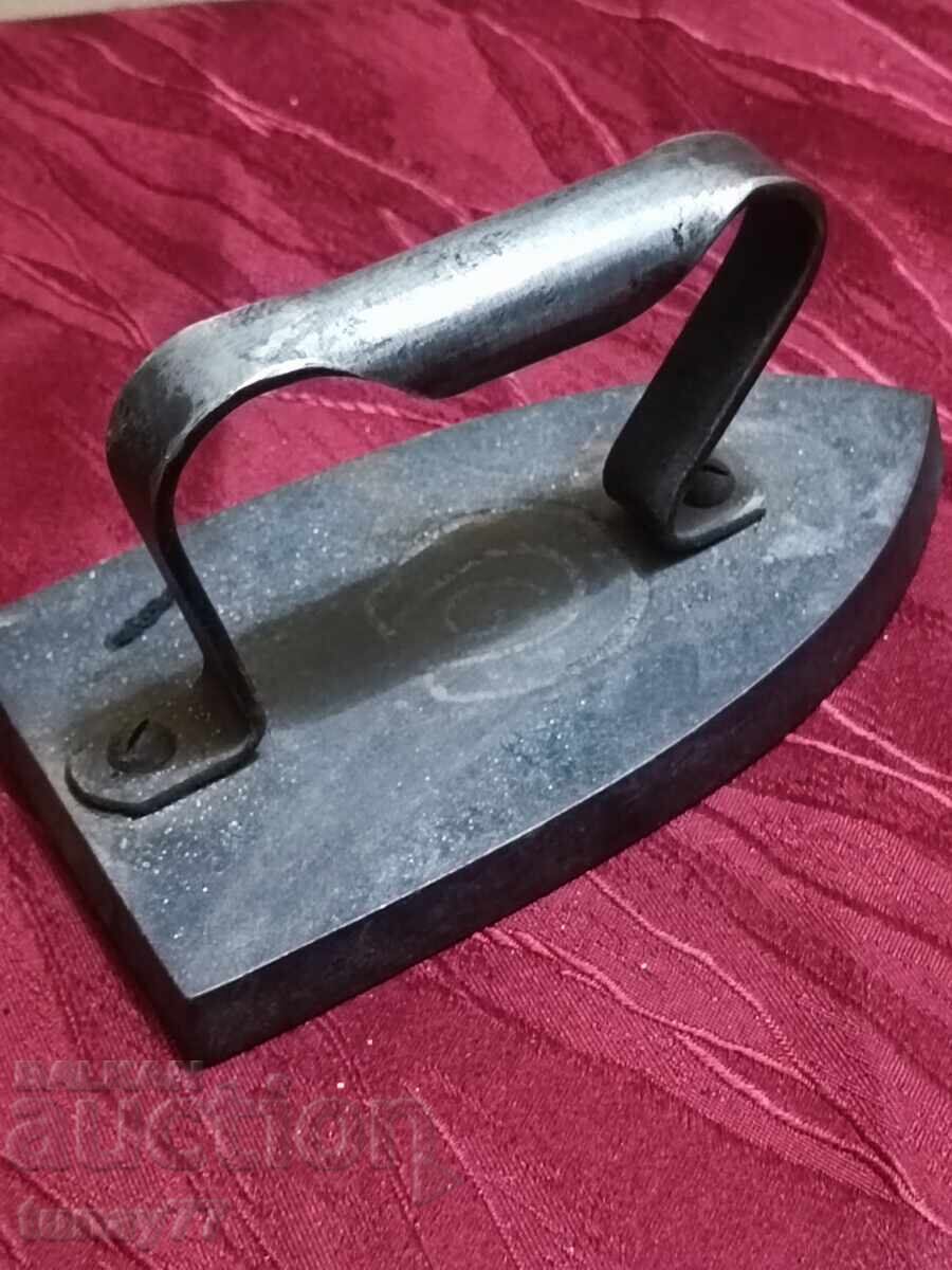 Vintage cast iron iron Vintage cast iron iron