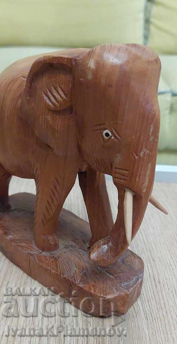 Figurină sculptată în lemn pentru cunoscători - 6