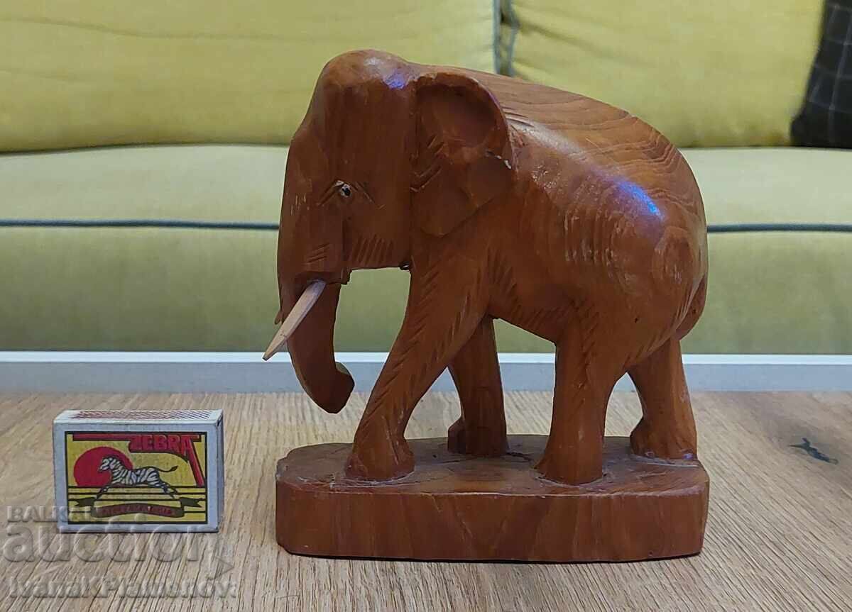 Figurină sculptată în lemn pentru cunoscători - 7