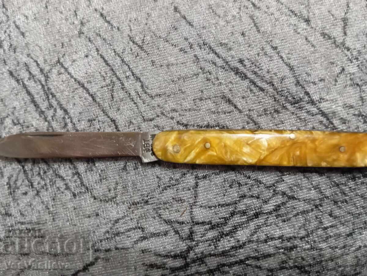 Παλιό πτυσσόμενο μαχαίρι με τιμή 30.00 BGN | € 15.34