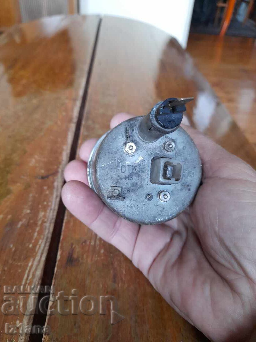 Παράδοση Παλιό ρολόι Lada, Vaz