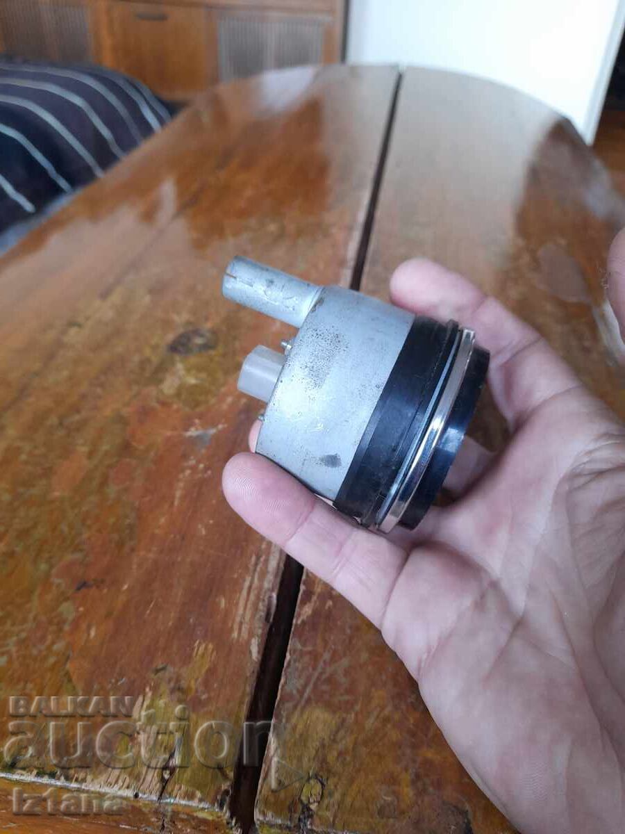 Παράδοση Παλιό ρολόι Quartz Lada, Vaz