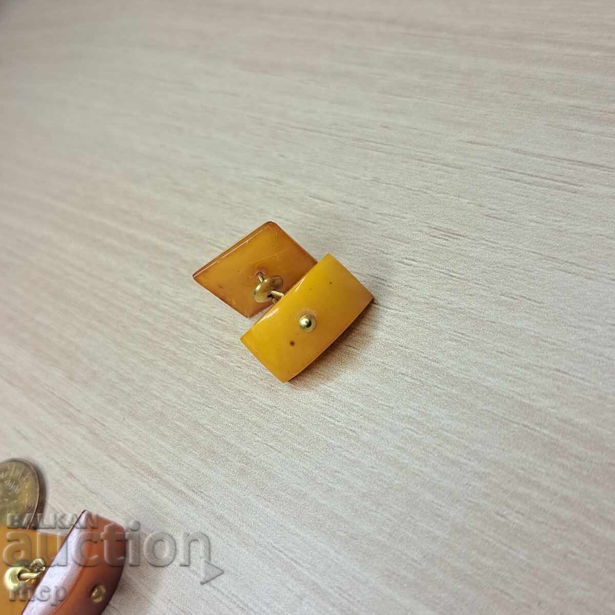 Delivery of Cufflinks, buttons, amber Delivery of Cufflinks, buttons, amber