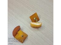 Cufflinks, buttons, amber