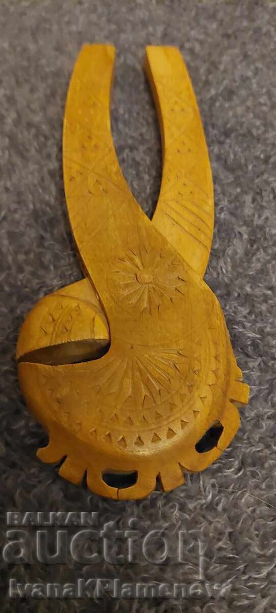 Delivery of Wooden Nutcracker for Connoisseurs Delivery of Wooden Nutcracker for Connoisseurs