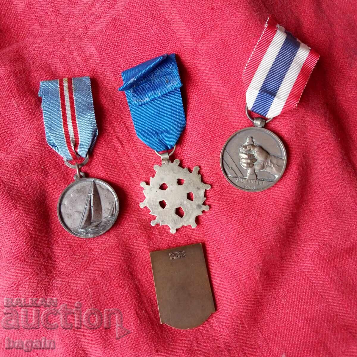 Παράδοση Σύνολο μεταλλίων και παρασήμων για υπηρεσίες