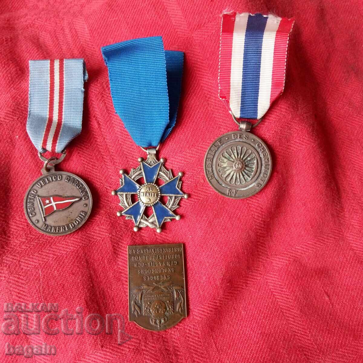 Σύνολο μεταλλίων και παρασήμων για υπηρεσίες