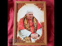 Portret papal cu chihlimbar