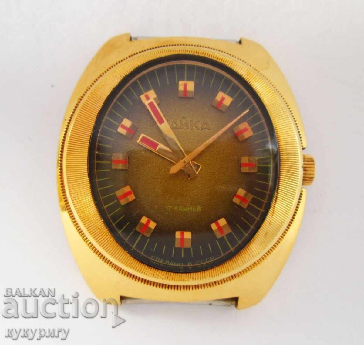 Men's Russian USSR Gold-Plated Wristwatch Chaika Very Good Condition Men's Russian USSR Gold-Plated Wristwatch Chaika Very Good Condition