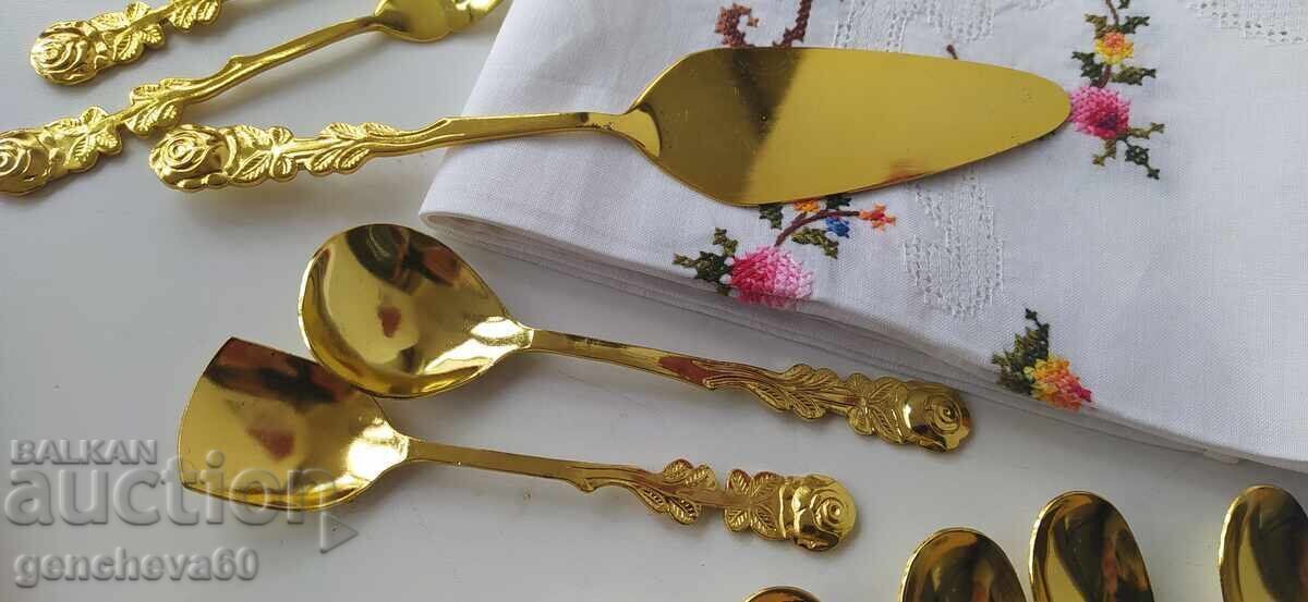 Σετ μαχαιροπήρουνων επιδορπίου χρυσό τριαντάφυλλο Hildesheim με τιμή € 20.00 | 39.12 BGN