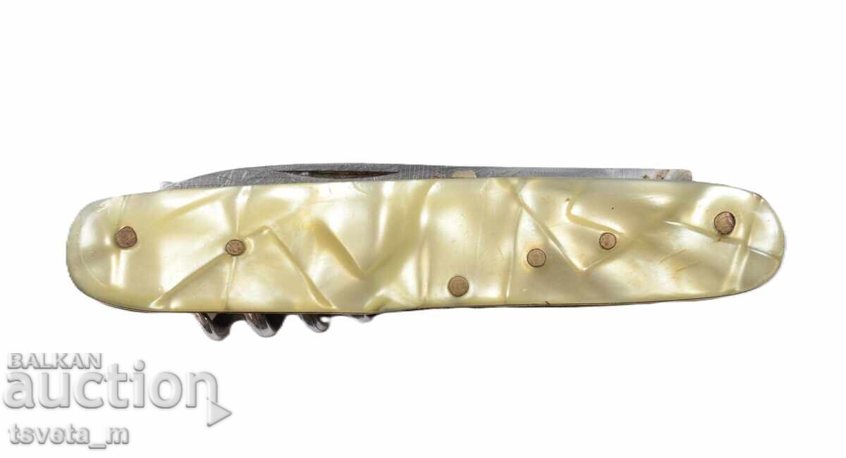 3-tool pocket knife with price 20.00 BGN | € 10.23 3-tool pocket knife with price 20.00 BGN | € 10.23