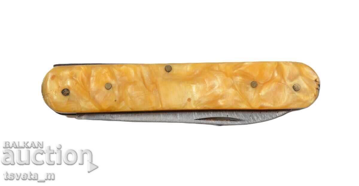 Джобно ножче с 2 инструмента - за ремонт или части с цена 6.00 лв. | € 3.07 Джобно ножче с 2 инструмента - за ремонт или части с цена 6.00 лв. | € 3.07