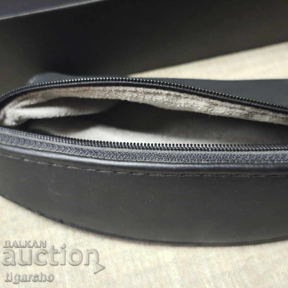 Доставка на Калъф за очила TAGHeuer