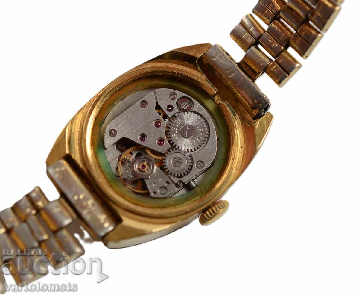 Γυναικείο ρολόι ZARIA ZARIA USSR με επιχρύσωση 10 Mk - λειτουργεί με τιμή 18.00 BGN | € 9.20 Γυναικείο ρολόι ZARIA ZARIA USSR με επιχρύσωση 10 Mk - λειτουργεί με τιμή 18.00 BGN | € 9.20