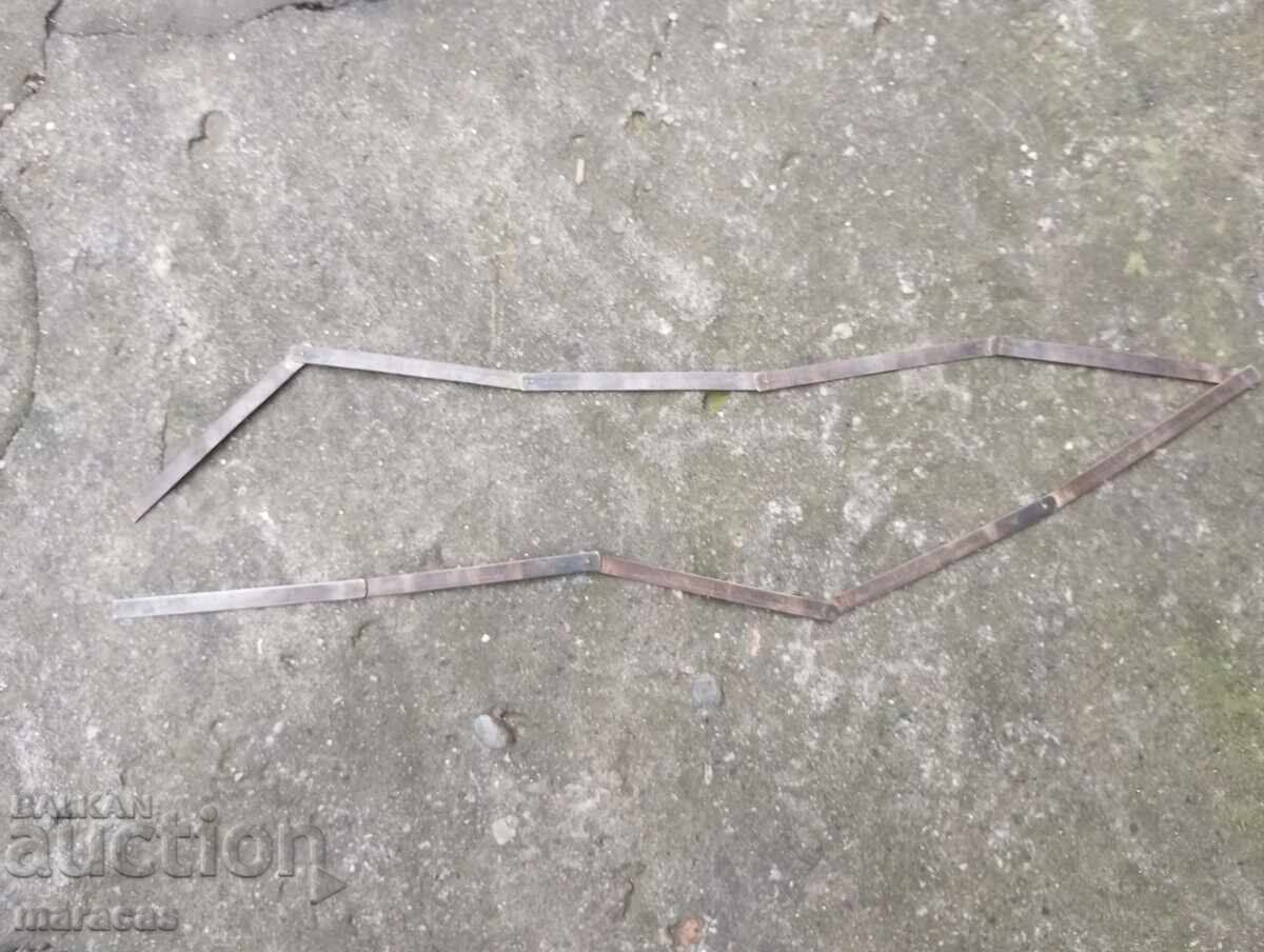 Vechi metru de alamă