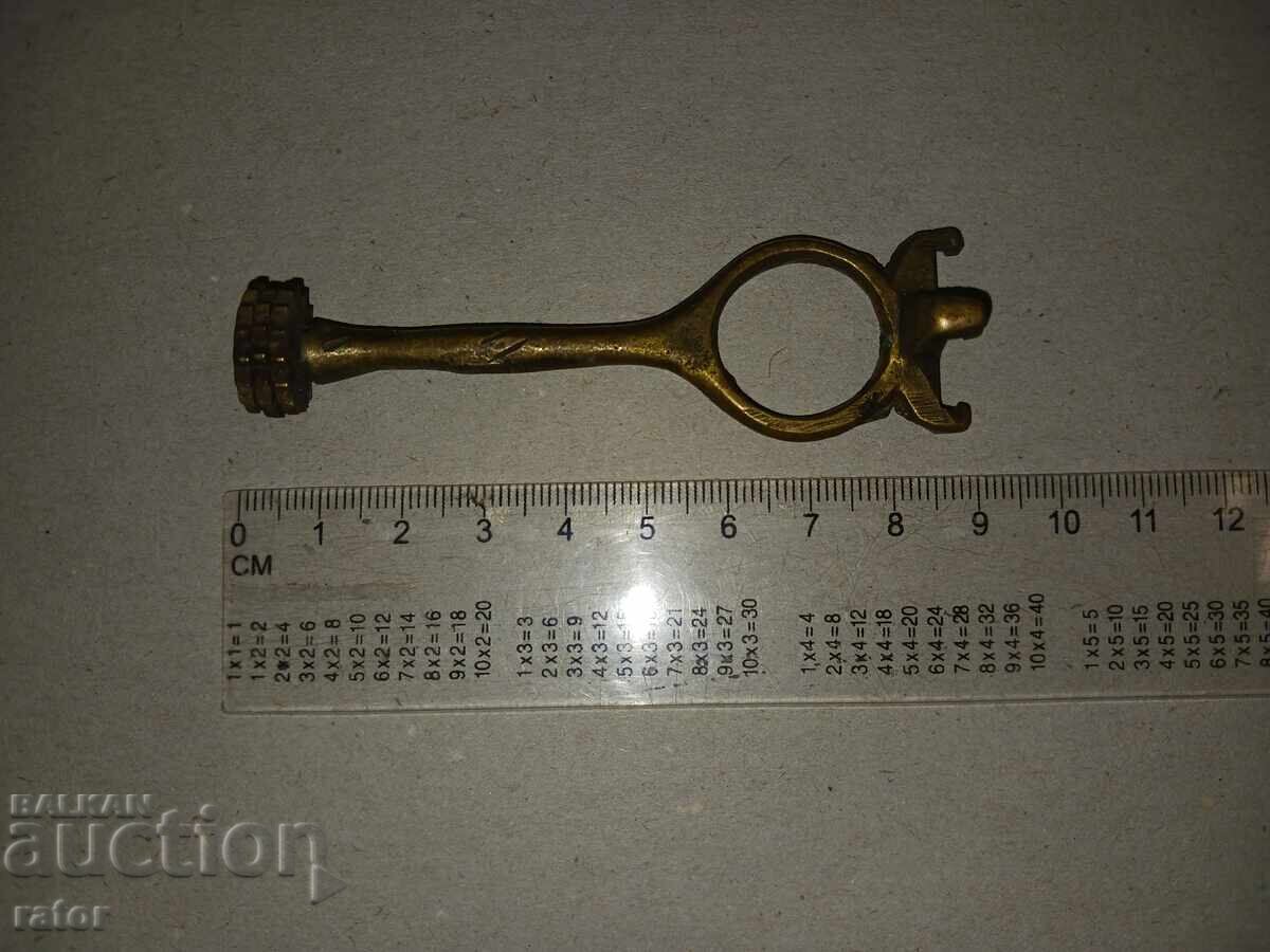 Auction  Old bronze extractor, shell catcher, cleaning rod for a rifle