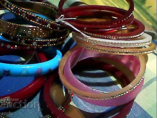 όμορφα βραχιόλια