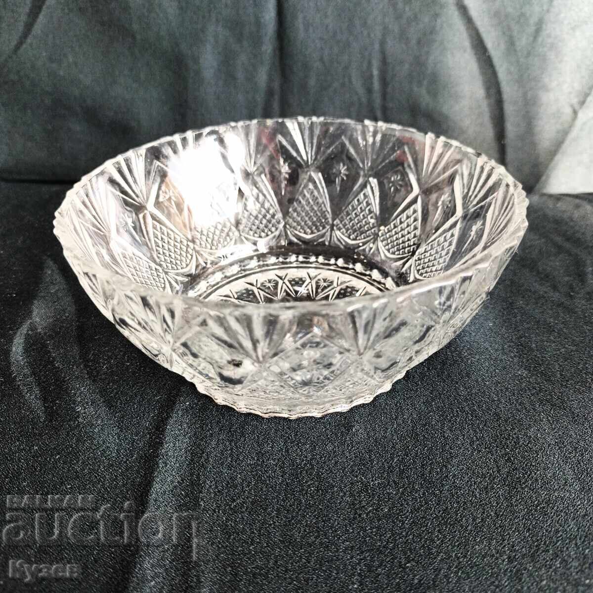 Set of 9 medium crystal glass bowls from the socialist era Set of 9 medium crystal glass bowls from the socialist era