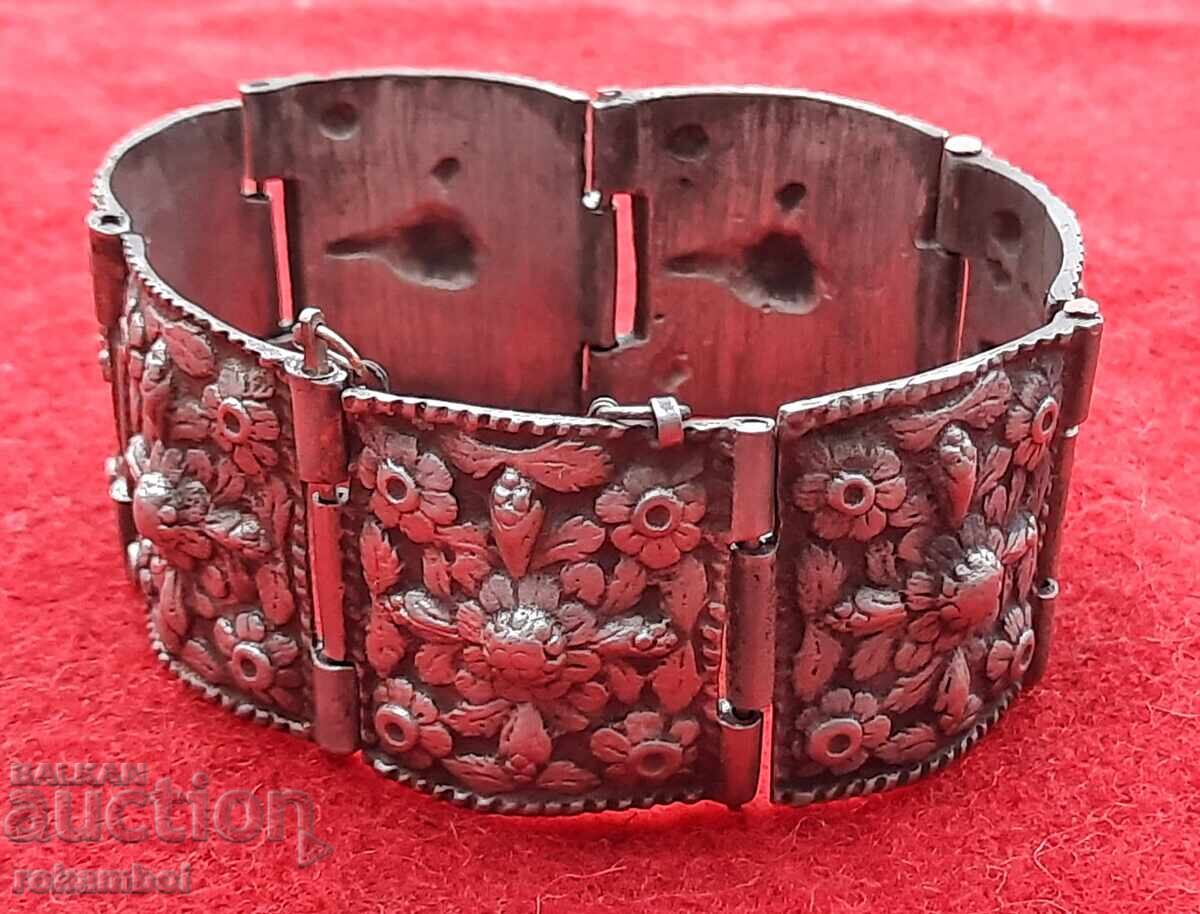 Аукцион Рядка,възрожденска,масивна сребърна гривна