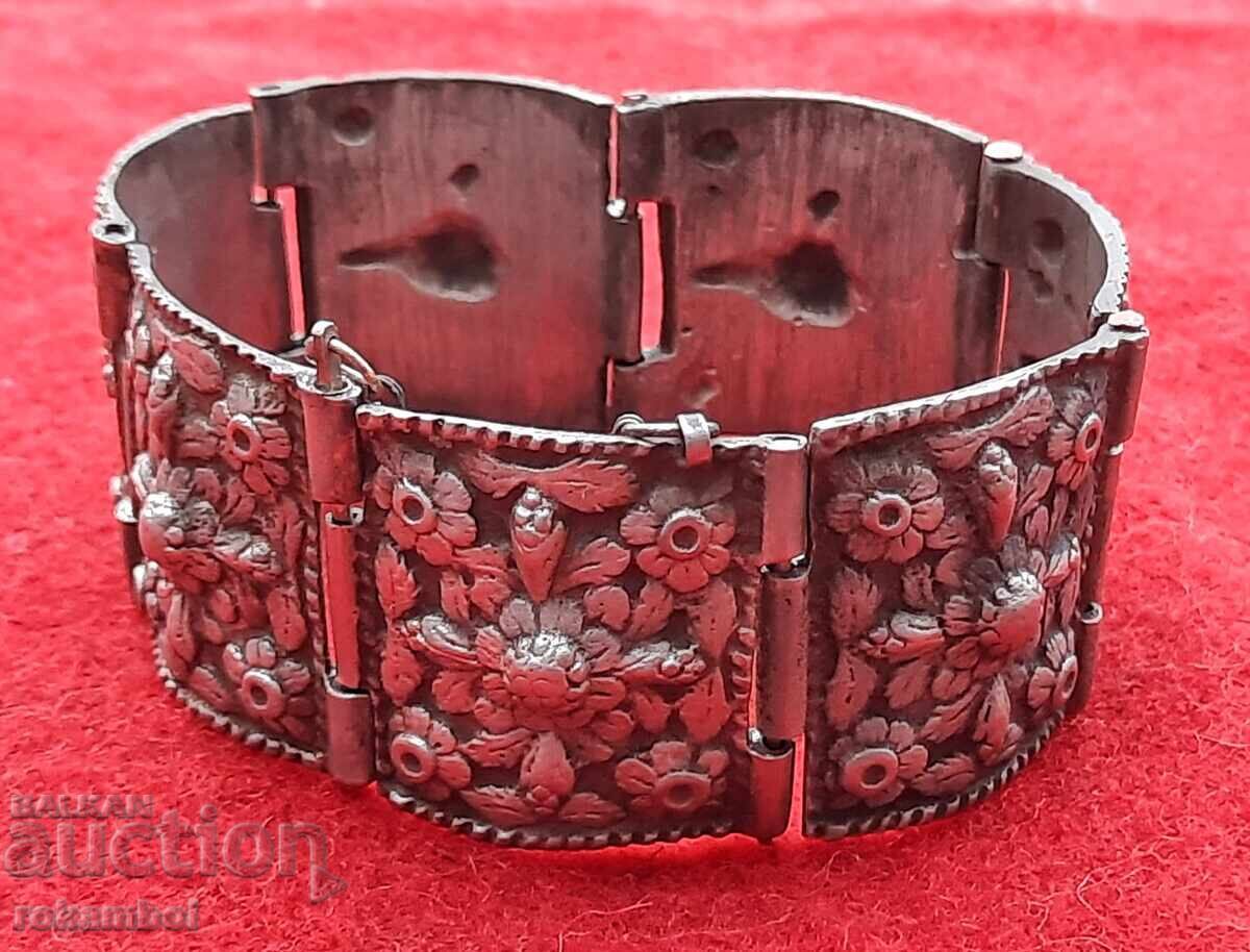 Аукцион Рядка,възрожденска,масивна сребърна гривна Аукцион Рядка,възрожденска,масивна сребърна гривна