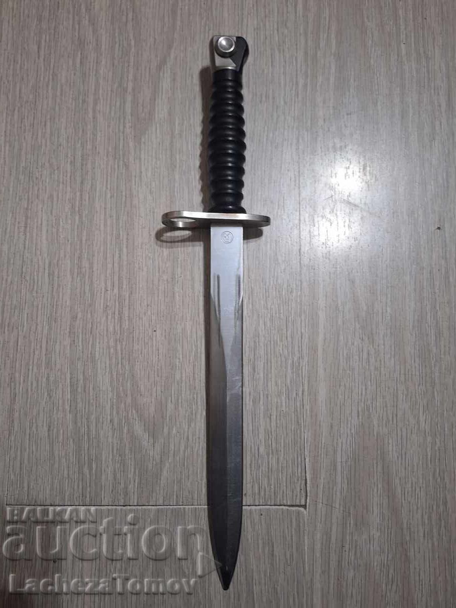 Pumnal Elveția lamă lopătar teacă stare excelentă cu preț 42.00 BGN | € 21.47 Pumnal Elveția lamă lopătar teacă stare excelentă cu preț 42.00 BGN | € 21.47