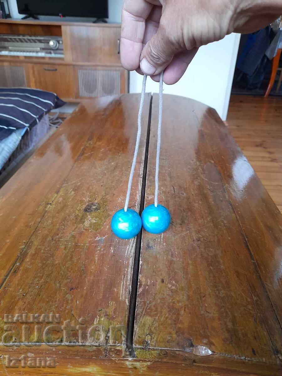 Jucărie veche, mingi care zdrăngănesc