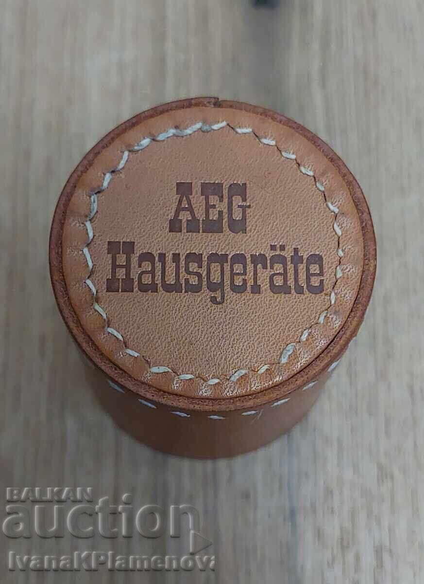 Delivery of New leather dice cup for connoisseurs Delivery of New leather dice cup for connoisseurs