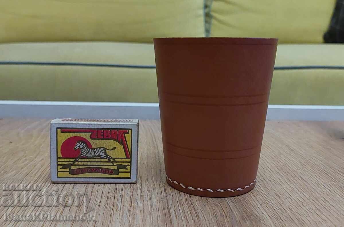 New leather dice cup for connoisseurs - 6 New leather dice cup for connoisseurs - 6