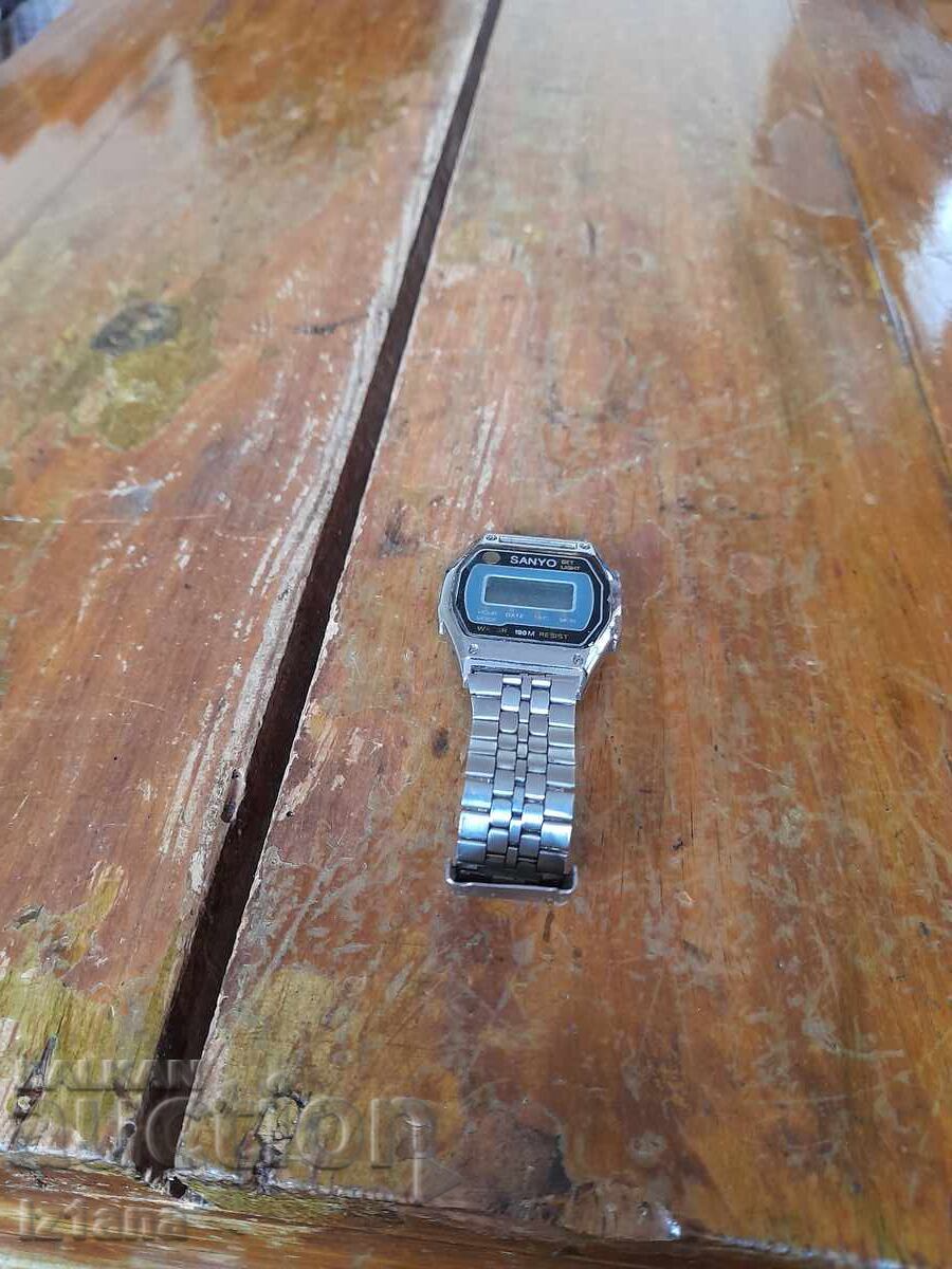 Παλιό ηλεκτρονικό ρολόι Sanyo Παλιό ηλεκτρονικό ρολόι Sanyo