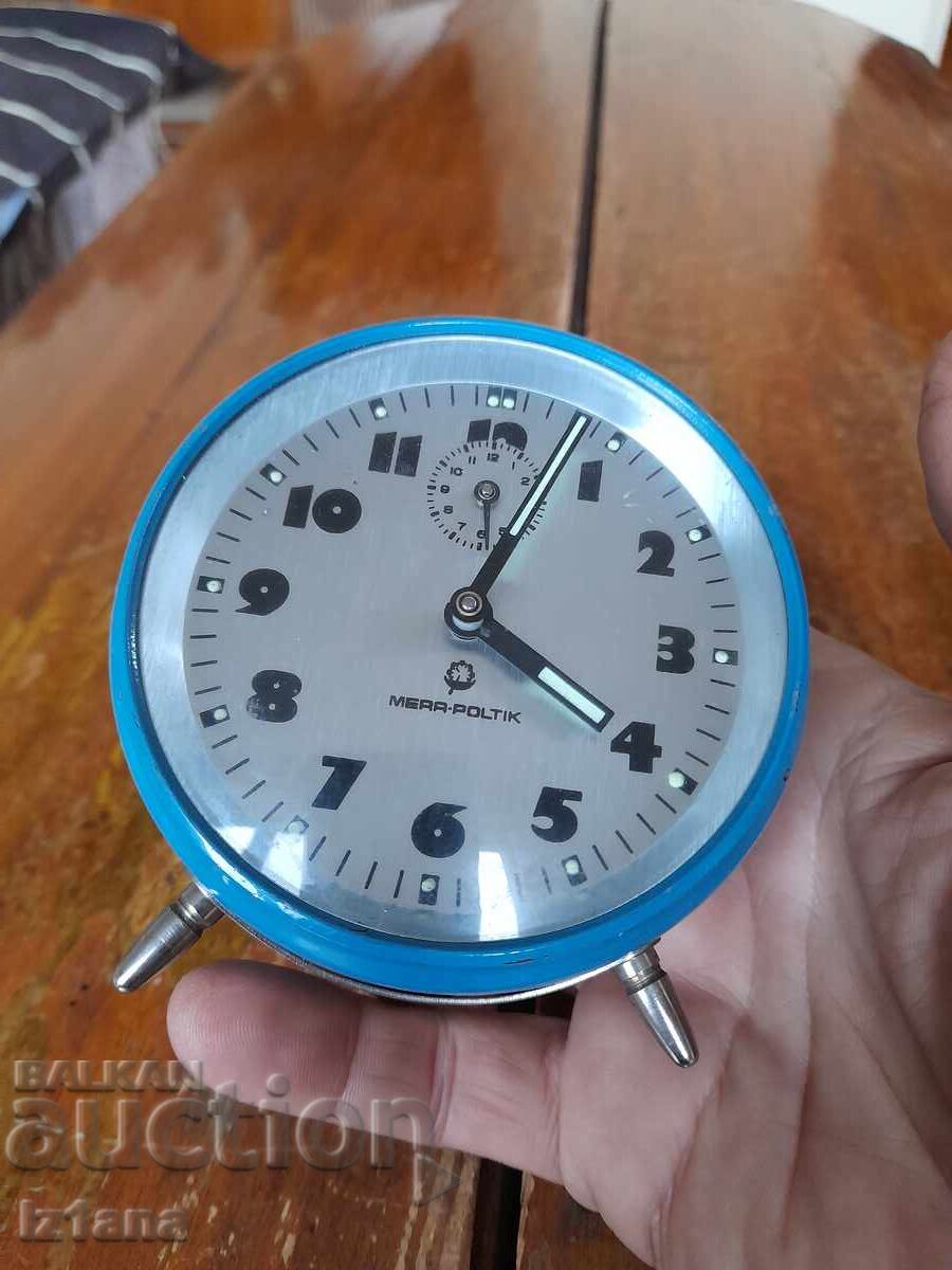 Ceas vechi, ceas deşteptător Mera Poltik cu preț 22.00 BGN | € 11.25 Ceas vechi, ceas deşteptător Mera Poltik cu preț 22.00 BGN | € 11.25