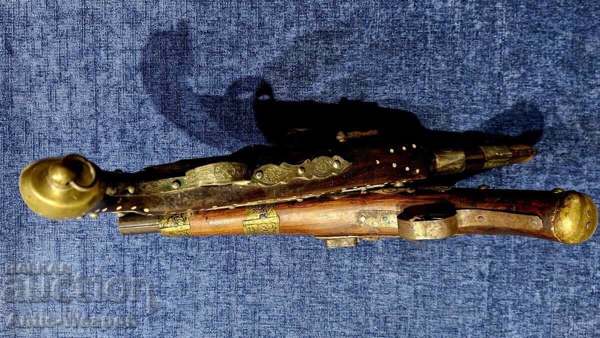 Παράδοση Ζεύγος Πιστόλια, για ταβέρνα, διακόσμηση