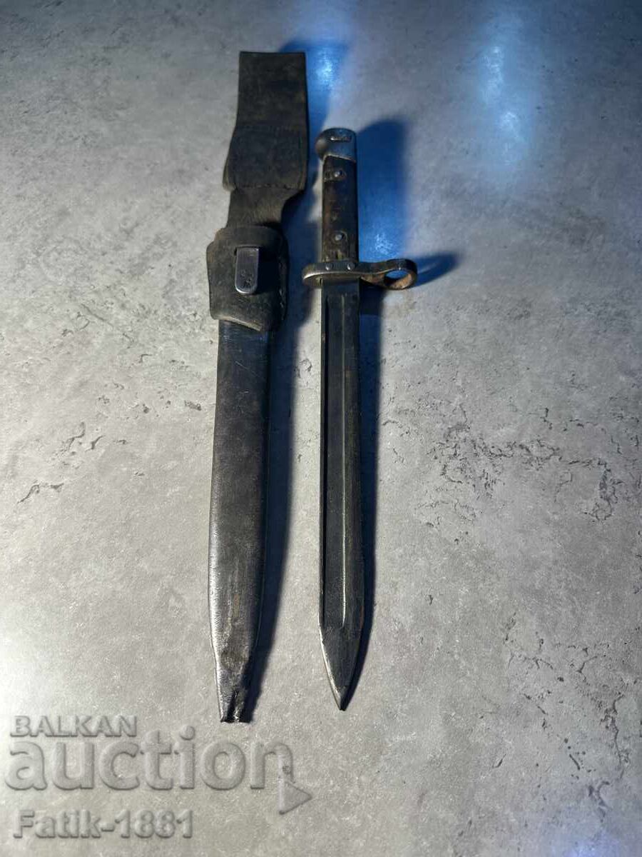 Teacă veche de baionetă Lopus cu preț 41.00 BGN | € 20.96