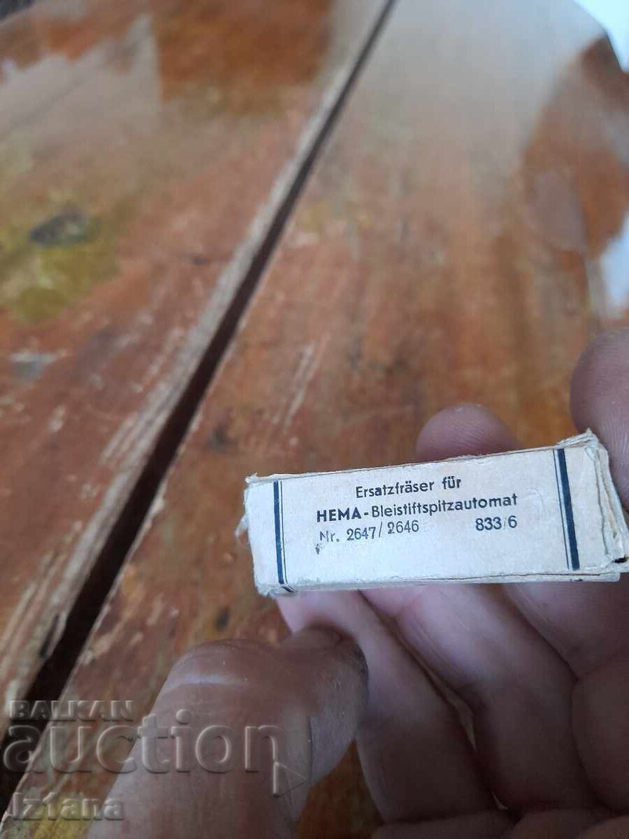 Παλιό σκουλήκι, μαχαίρι για ξύστρα μολυβιών Hema με τιμή 32.00 BGN | € 16.36