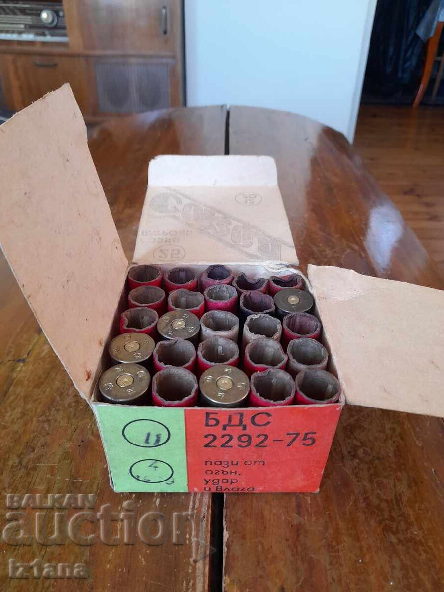 Auction Old box of hunting cartridges Sokol, shells Auction Old box of hunting cartridges Sokol, shells