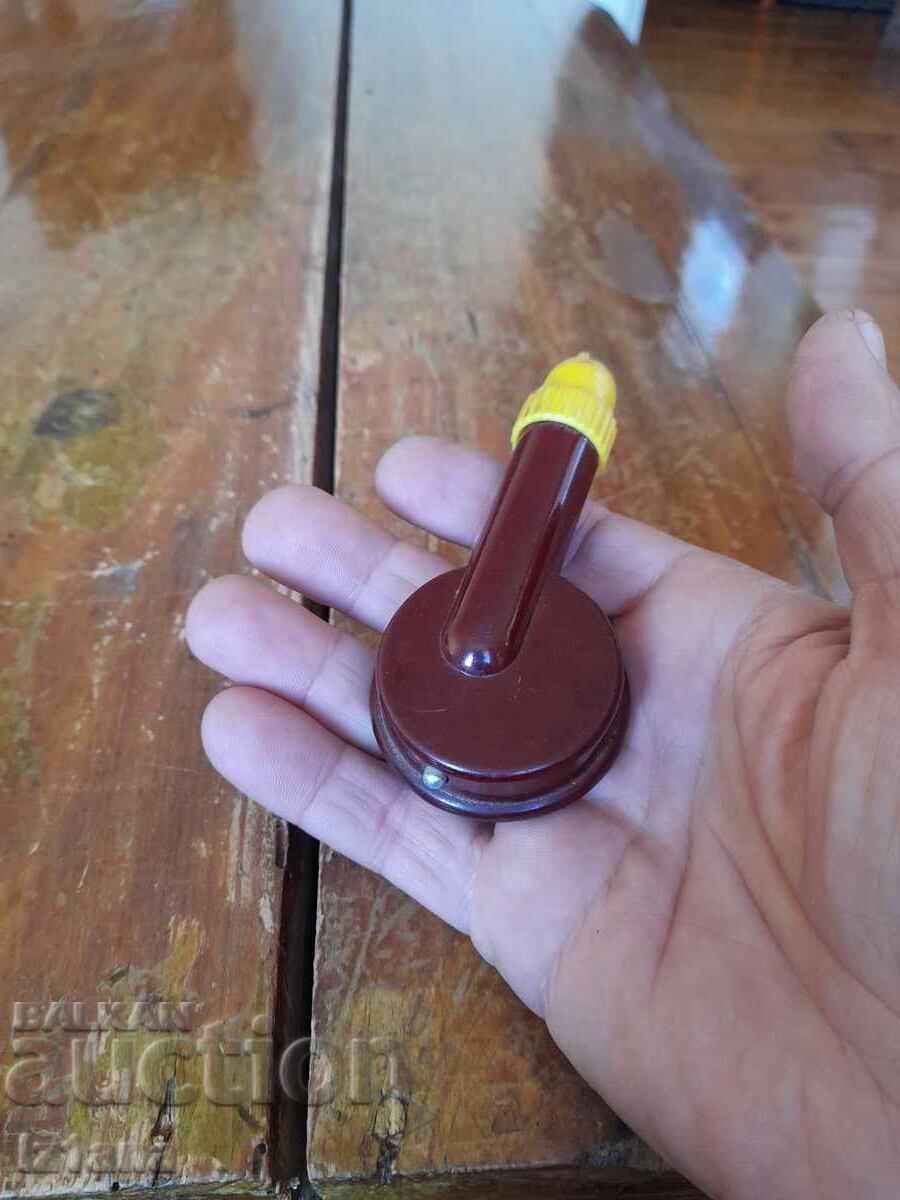 Delivery of Old Becas tire pressure gauge