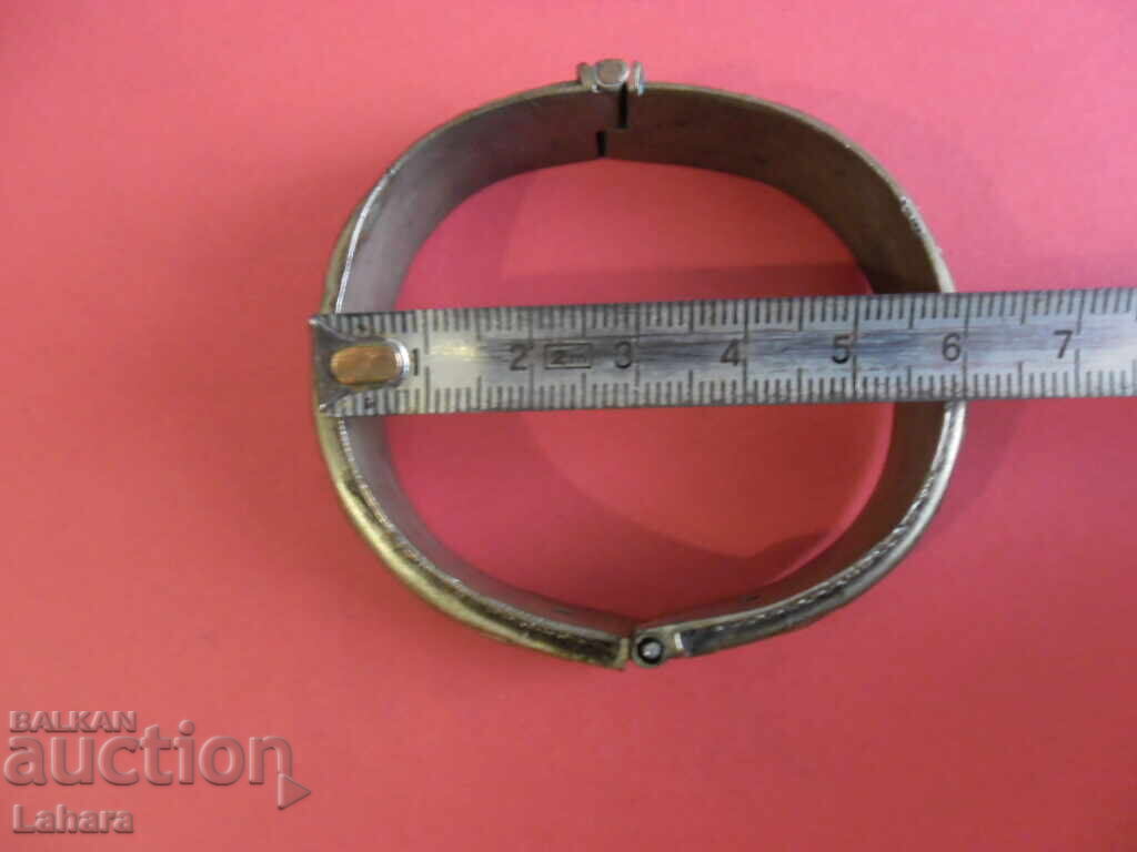Antique retro bracelet with price 33.00 BGN | € 16.87 Antique retro bracelet with price 33.00 BGN | € 16.87